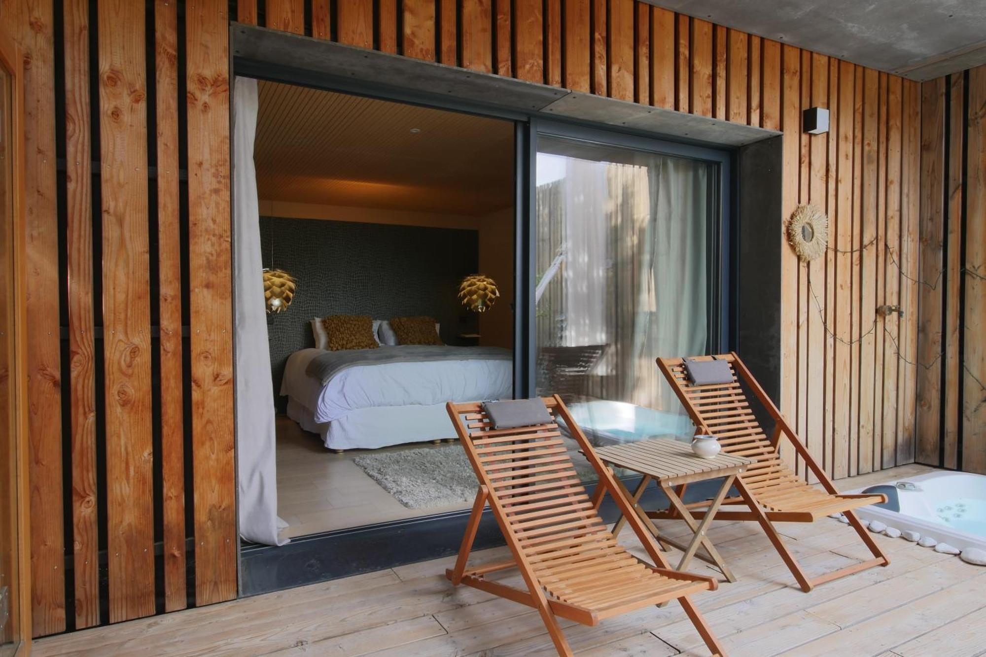 Bien Loin D'Ici Spa B&B Nimes Exterior foto