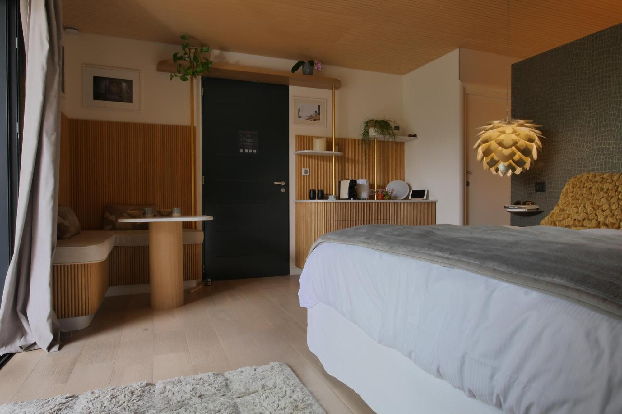 Bien Loin D'Ici Spa B&B Nimes Exterior foto