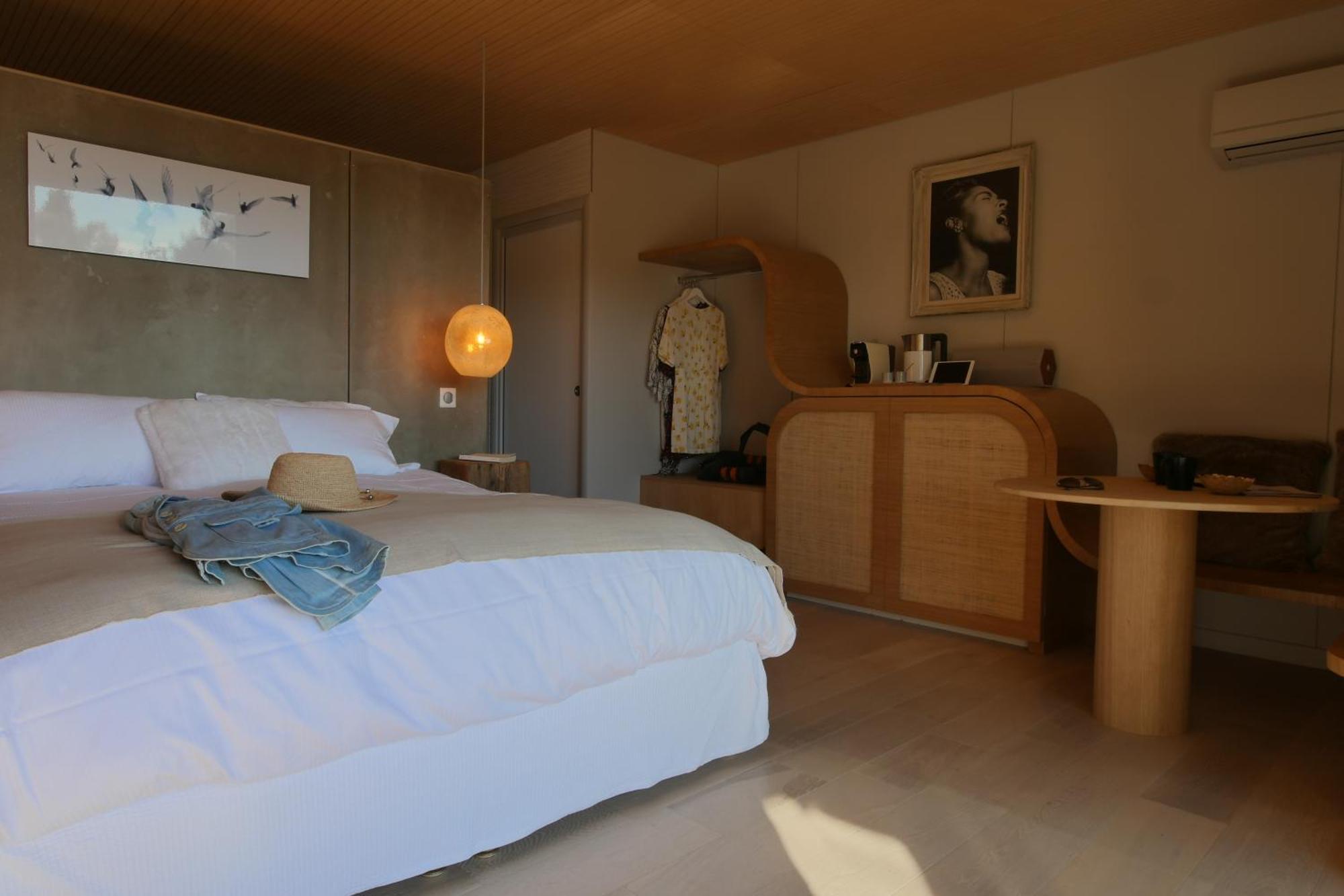 Bien Loin D'Ici Spa B&B Nimes Exterior foto